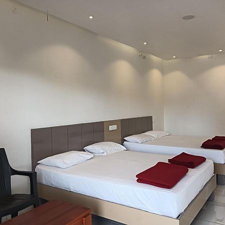 Hotel Hilltop Vālpārai Zewnętrze zdjęcie