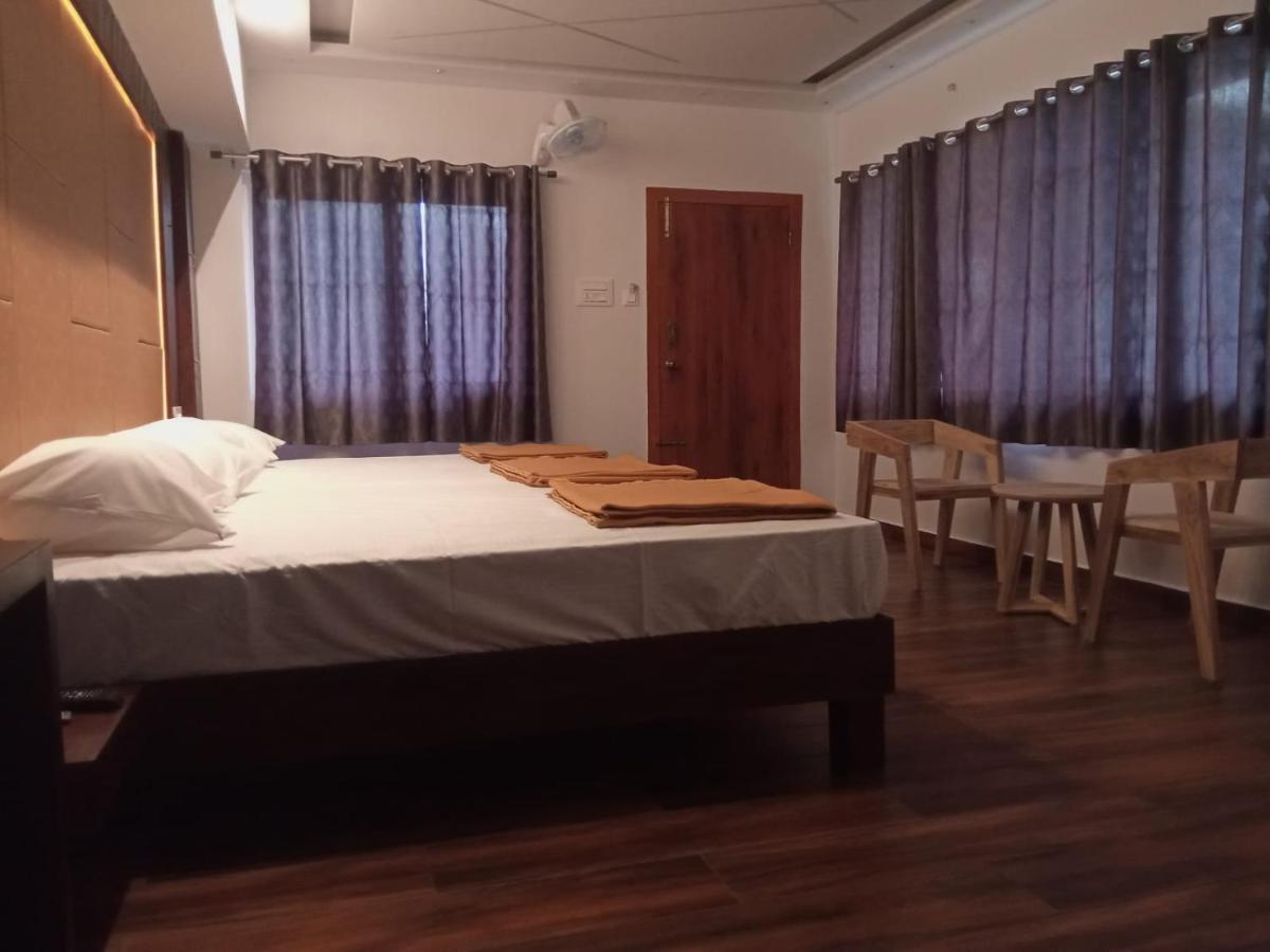 Hotel Hilltop Vālpārai Zewnętrze zdjęcie