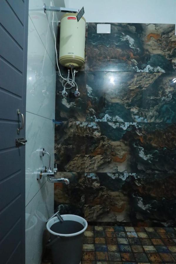 Hotel Hilltop Vālpārai Zewnętrze zdjęcie