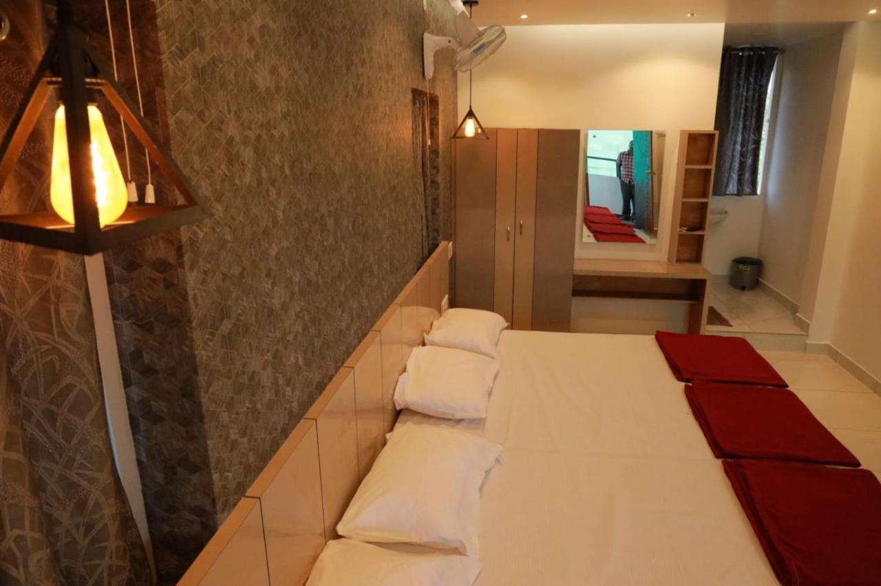 Hotel Hilltop Vālpārai Zewnętrze zdjęcie