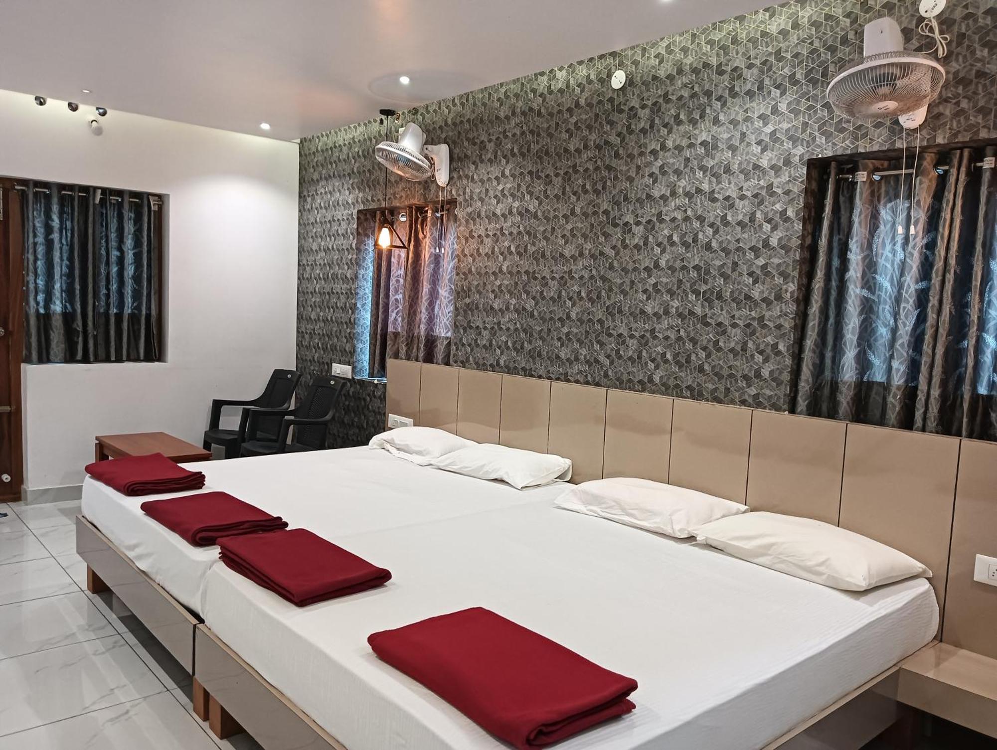 Hotel Hilltop Vālpārai Zewnętrze zdjęcie