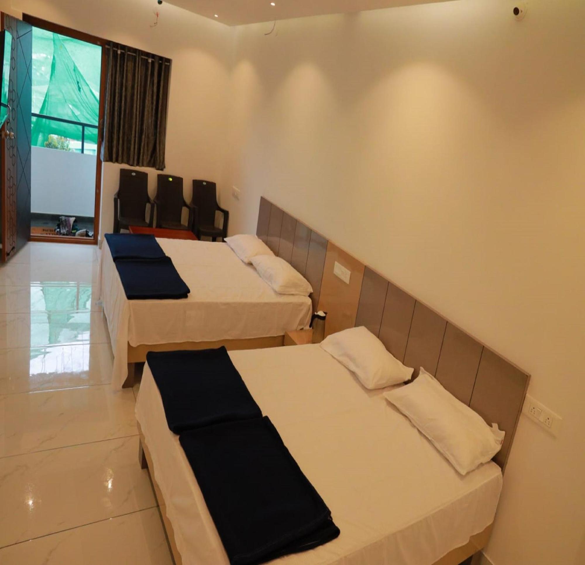 Hotel Hilltop Vālpārai Zewnętrze zdjęcie